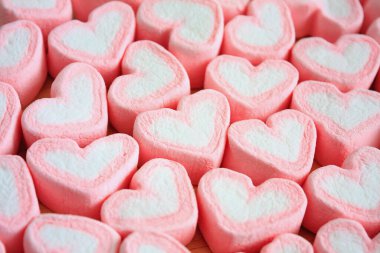 Sevgililer Günü arkaplanı için kalp şeklinde lokum.