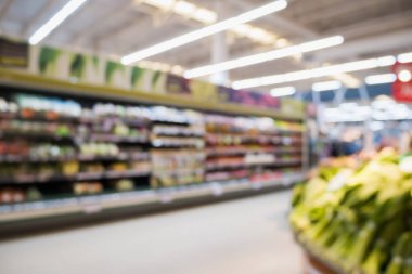 Süpermarketin arka planı bulanık