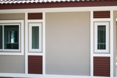  Pencere çerçeveli yeni ev