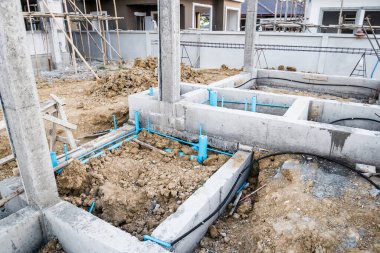Haşere kontrol boru sistemi termit koruması için yeni ev inşa vakfına kurulur