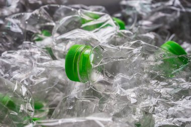 Plastik şişeler geri dönüşüm arkaplanı kavramı