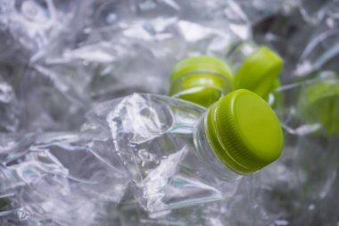 Plastik şişeler geri dönüşüm arkaplanı kavramı