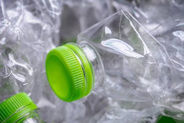 Plastik şişeler geri dönüşüm arkaplanı kavramı