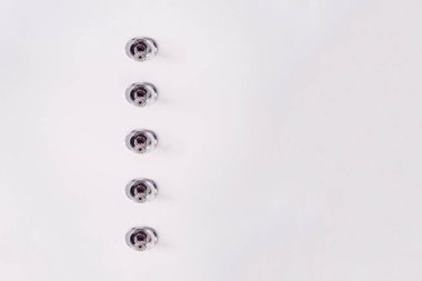 Yangın detektörü ve otomatik tavan yangın fıskiyesi