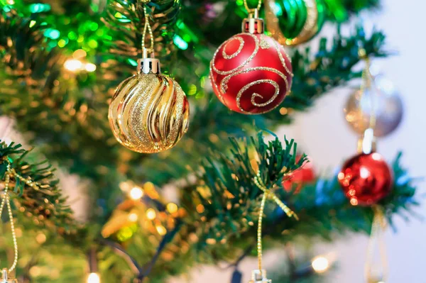 Decorazioni Dell Albero Natale Sullo Sfondo Rami — Foto Stock