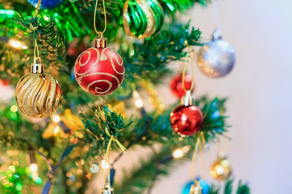 Decorazioni Dell Albero Natale Sullo Sfondo Rami — Foto Stock