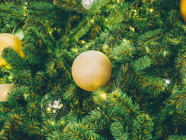 Gedecoreerde Kerstboom Achtergrond — Stockfoto