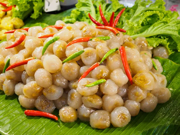 Tapioca Pangsit Sago Balls Pork Saku Sai Moo Banana Leaf — Stok Foto