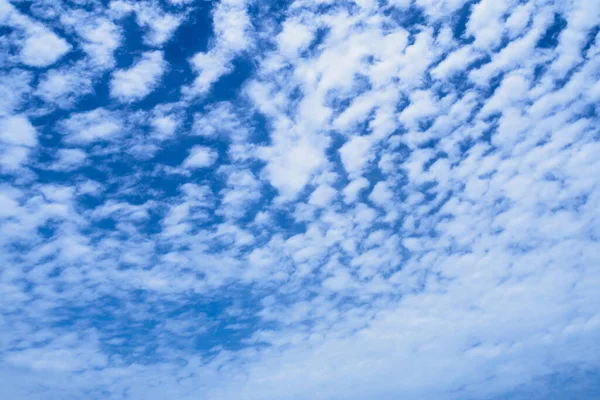 Céu Azul Com Nuvens Natureza Fundo Abstrato — Fotografia de Stock