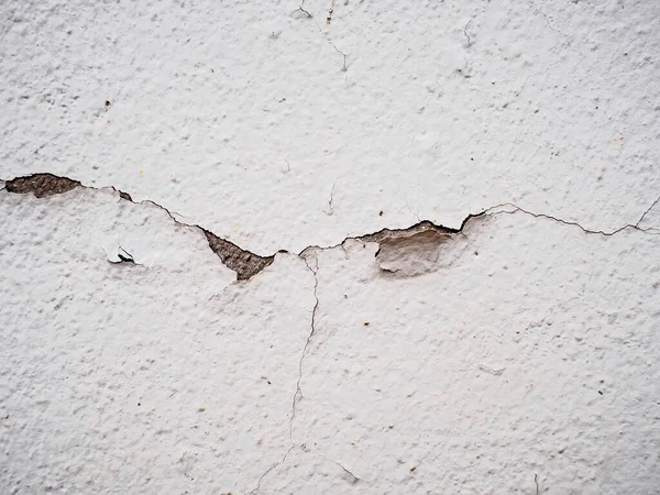 Mur Blanc Avec Des Fissures Sur Peinture — Photo