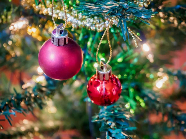 Decorazioni Dell Albero Natale Sullo Sfondo Rami — Foto Stock