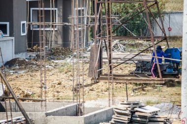 konut inşaatındaki kazık sürücüsü