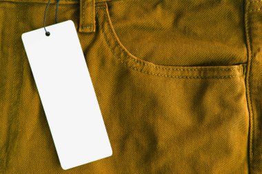 Boş kağıt etiketli kotlar