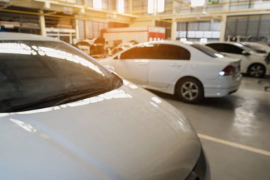 Araç tamir merkezi içi bulanık arkaplan