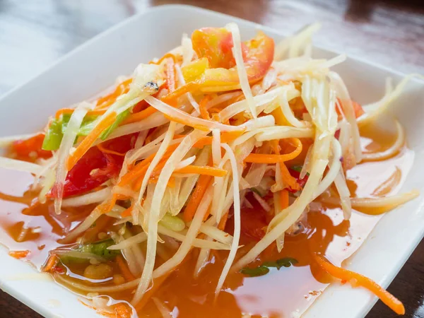Salad Pepaya Thailand Som Tum Thai Atas Meja Kayu — Stok Foto