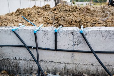 Haşere kontrol boru sistemi termit koruması için yeni ev inşa vakfına kurulur