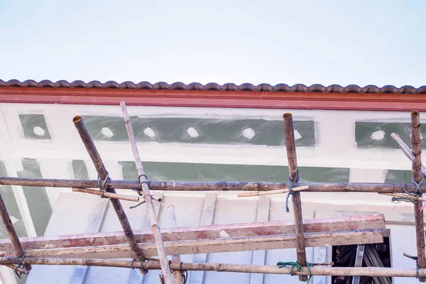 Soffit ve Fascia Kurulum Evi İnşaat Alanında