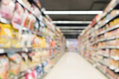 Soyut bulanık süpermarket koridoru Odaklanamayan arkaplan