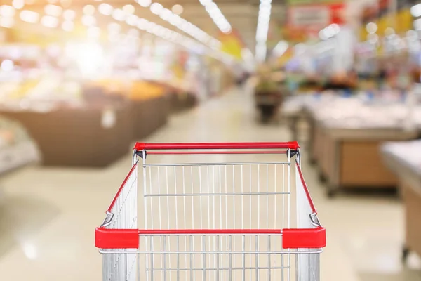 Supermercado Tienda Comestibles Con Estantes Frutas Verduras Fondo Desenfocado Interior —  Fotos de Stock