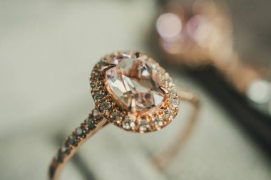 lüks elmas yüzük mücevher kutusu tarzında.