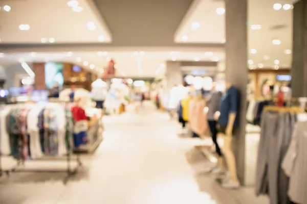 Mulher Elegante Boutique Loja Roupas Vitrine Shopping Center Desfocado Fundo — Fotografia de Stock