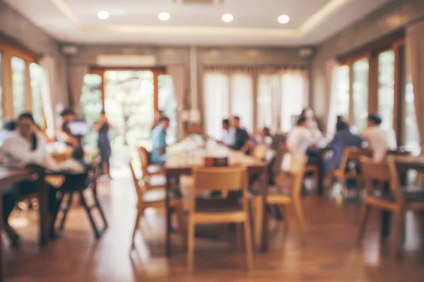 Restaurant Interieur Met Klant Houten Tafel Wazig Abstracte Achtergrond Met — Stockfoto