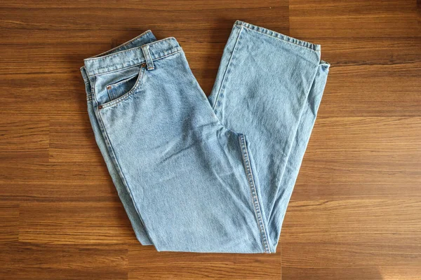 Denim Blå Jeans Trä Bakgrund — Stockfoto