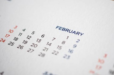 Şubat takvim sayfasında aylar ve tarihler