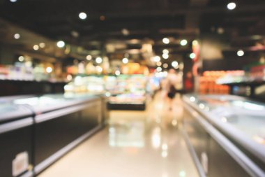 Soyut süpermarket koridoru içi Bokeh ışığı ile bulanık odaklanmış arkaplan