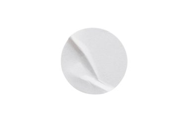 Beyaz arkaplanda kırpma yolu ile izole edilmiş boş beyaz yuvarlak kağıt etiketi