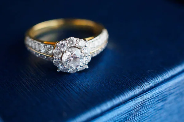 Bague Diamant Mariage Sur Boîte Bijoux — Photo