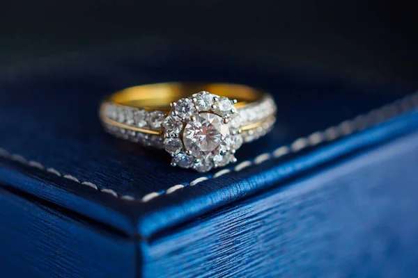 Anillo Diamantes Oro Boda Joyero — Foto de Stock