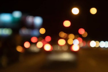 Bokeh ışığı ile soyut gece trafiği bulanık arkaplan