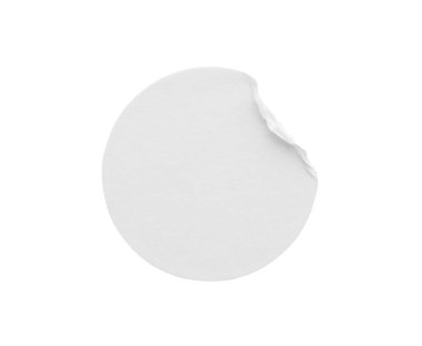 Beyaz arkaplanda kırpma yolu ile izole edilmiş boş beyaz yuvarlak kağıt etiketi