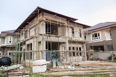 İnşaat sahasında yeni konut modern stil binası devam ediyor