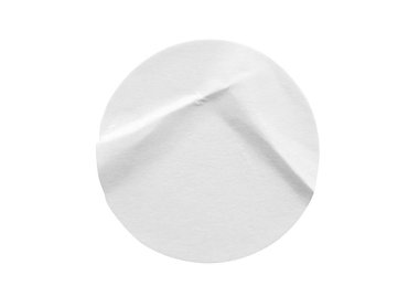 Beyaz arkaplanda kırpma yolu ile izole edilmiş boş beyaz yuvarlak kağıt etiketi