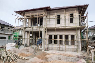 İnşaat sahasında yeni konut modern stil binası devam ediyor