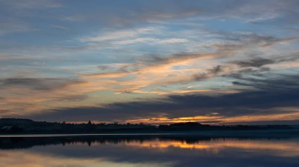 Красивый Закат Озере — стоковое фото