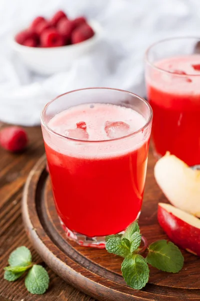 Frische Rosa Limonade Mit Himbeere Preiselbeere Erdbeere Apfel Limette Mit — Stockfoto