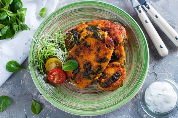 Crispy Homemade Sweet Potato Fritters Spinach Served Cherry Tomatoes — Stock Photo, Image