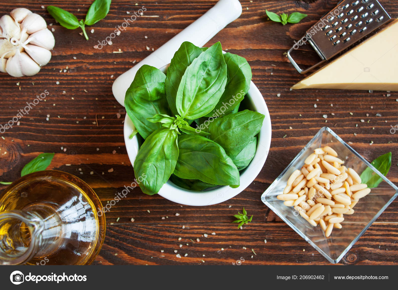 Basil Leaves Mortar Olive Oil Pine Nuts Garlic Parmesan Cheese — Stock Photo © filirochka 206902462