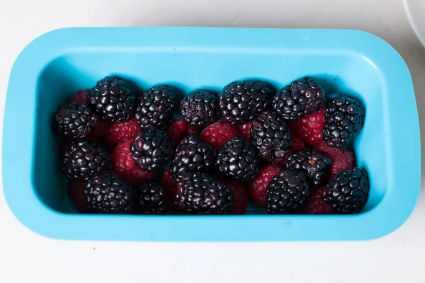 Framboises Mûres Dans Une Poêle Pain Préparation Gelée Fruits Terrine — Photo