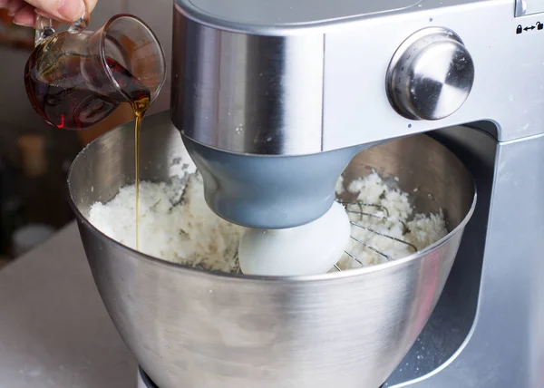 Beredning Utsökta Kokosbollar Cookies Doppade Choklad Och Dekorerade Med Torkade — Stockfoto