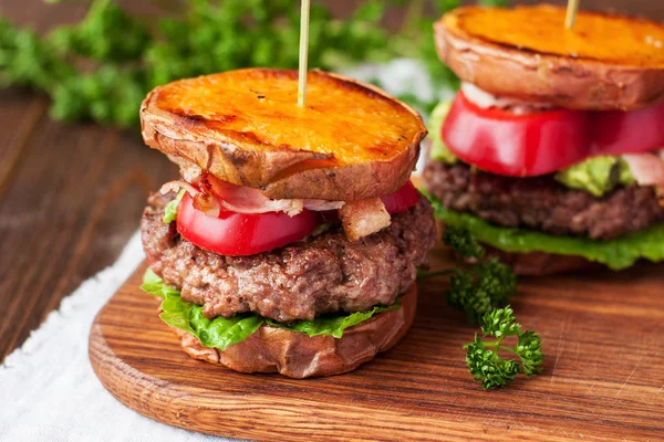 Hamburguesa Casera Sin Gluten Con Batata Chuleta Res Tocino Cebolla —  Fotos de Stock