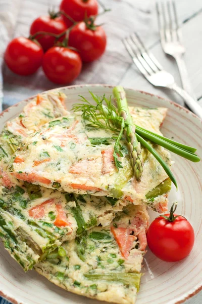 Homemade Frittata Smoked Trout Asparagus Served Fresh Cherry Tomatoes — Stock Photo, Image