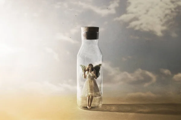 Surrealistisk Fjäril Kvinna Tittar Frihet Innesluten Flaska — Stockfoto