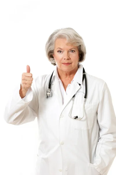 Senior Kvinnlig Läkare Med Stetoskop — Stockfoto