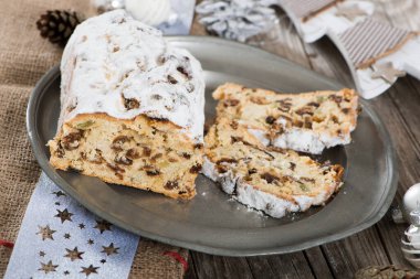 # Bir tabakta çalınmış Noel #