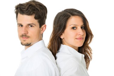 Beyaz tenli mutlu genç çift