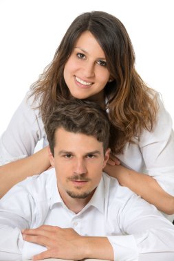 Beyaz tenli mutlu genç çift